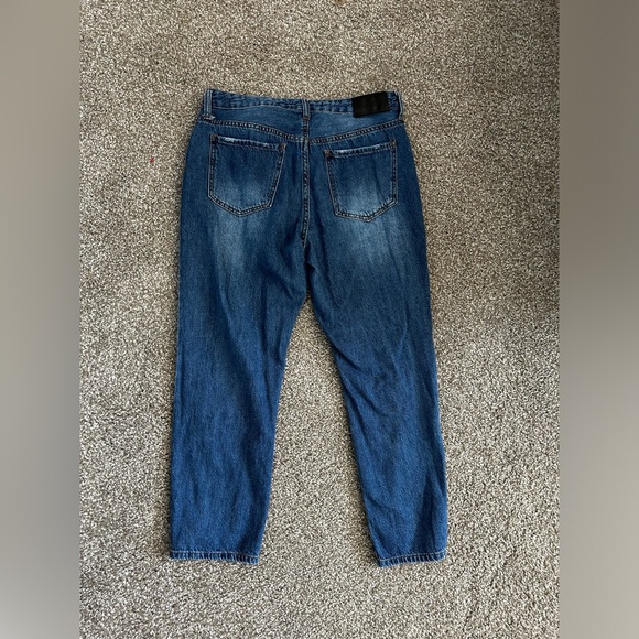 Women’s Size 8 High Rise Relaxed Fit Jeans - Picture 5 of 7